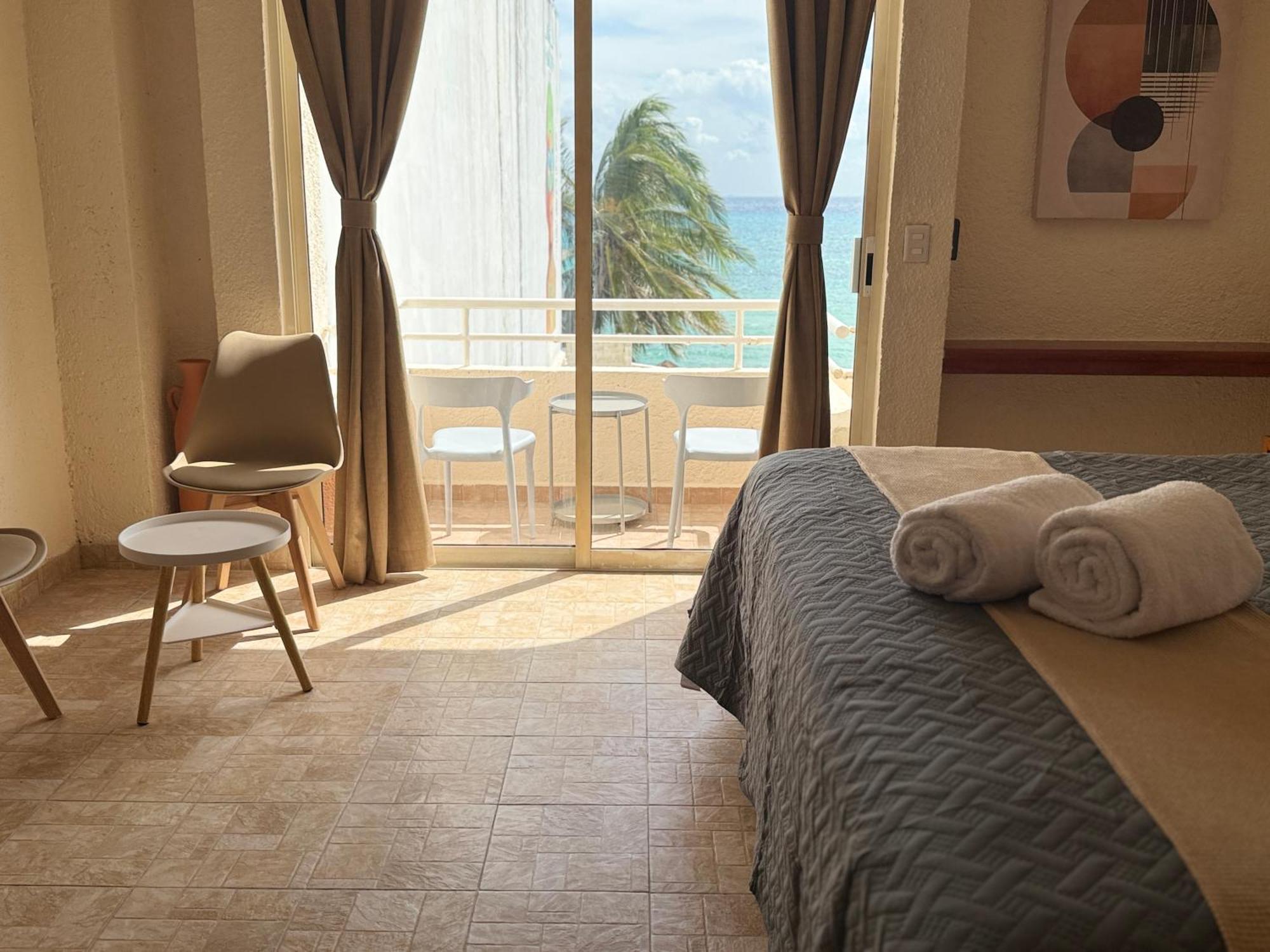 Luciana Hotel & Beach Club Playa del Carmen Room photo