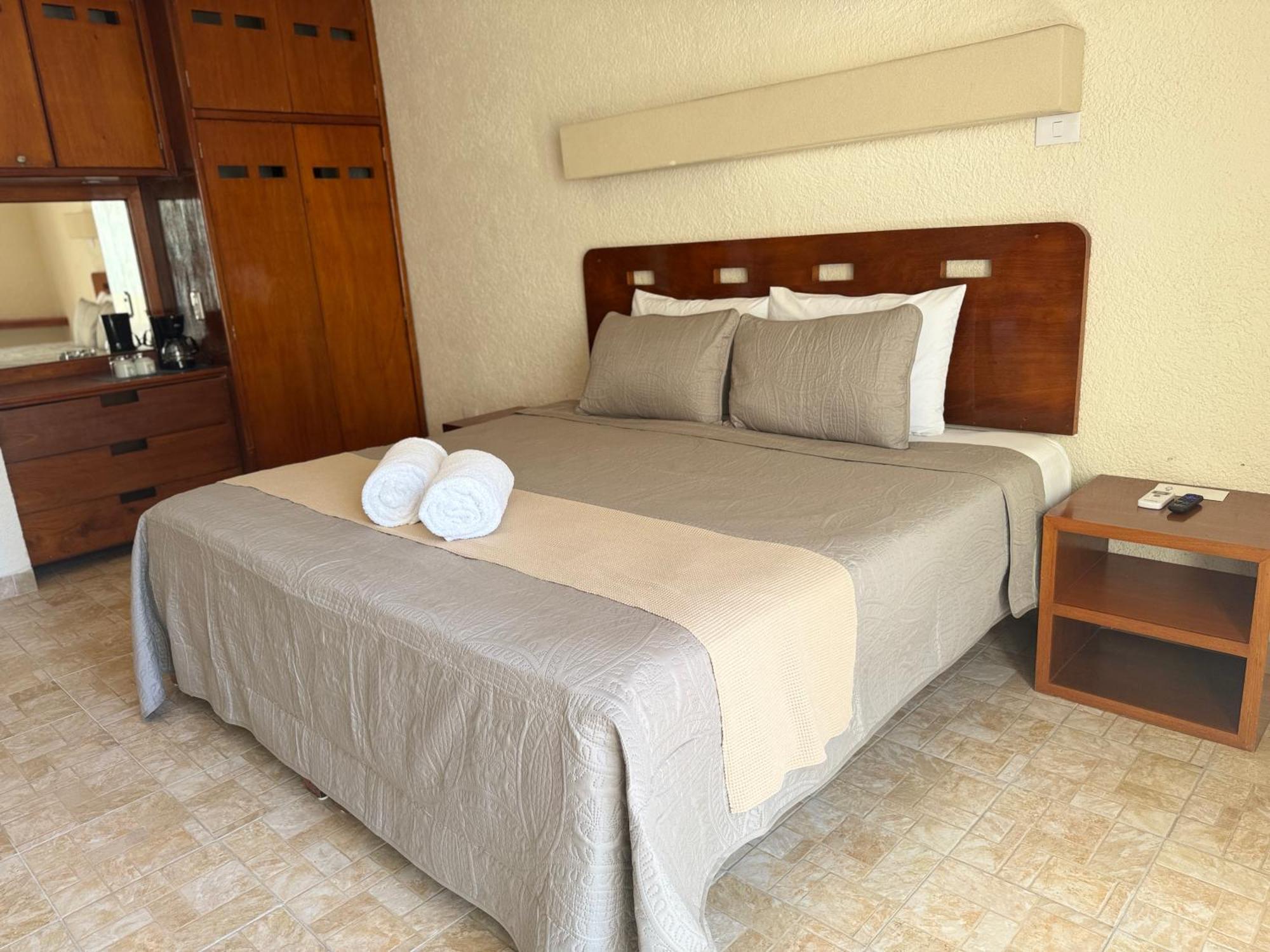 Luciana Hotel & Beach Club Playa del Carmen Room photo